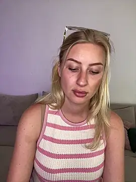 belle98 online show from July 12, 2026, 3:35 pm