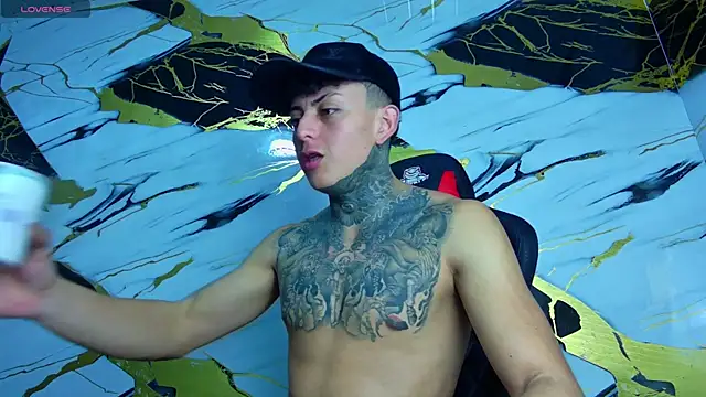 Kevin22 222 online show from March 20, 2025, 9:46 pm