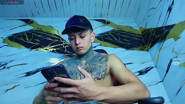 Kevin22 222 online show from March 19, 2025, 12:59 am