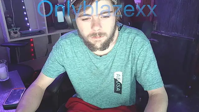 OnlyBlazexx online show from January 14, 2026, 2:37 am