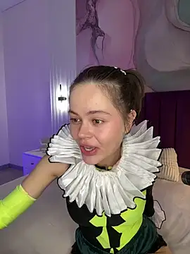 Kelly Cuutie online show from March 18, 2026, 1:31 am