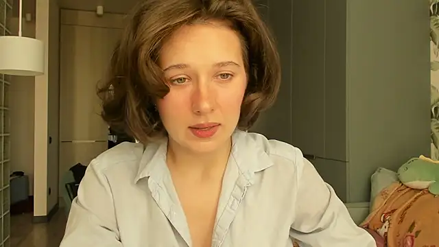 Lilith lutherlow online show from October 3, 2025, 1:45 pm