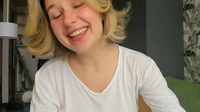 Lilith lutherlow online show from February 28, 2026, 11:54 am