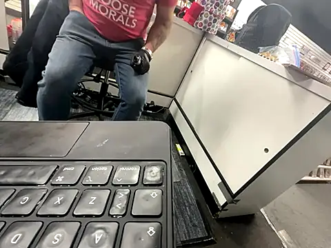 Snapshot of RawRyder8 chatting on December 17, 2025, 2:05 am RawRyder8 online show from December 17, 2025, 2:05 am