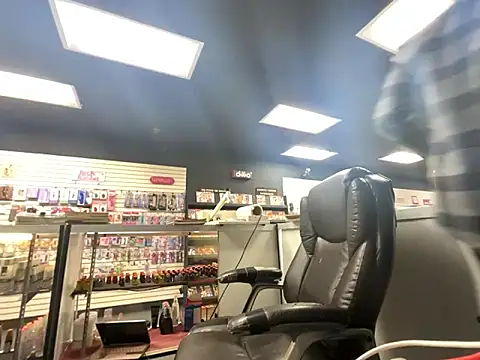 Snapshot of RawRyder8 chatting on November 12, 2025, 4:38 am RawRyder8 online show from November 12, 2025, 4:38 am