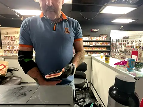 Snapshot of RawRyder8 chatting on November 26, 2025, 2:33 am RawRyder8 online show from November 26, 2025, 2:33 am