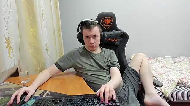 iliaskrislove online show from November 16, 2025, 11:41 pm