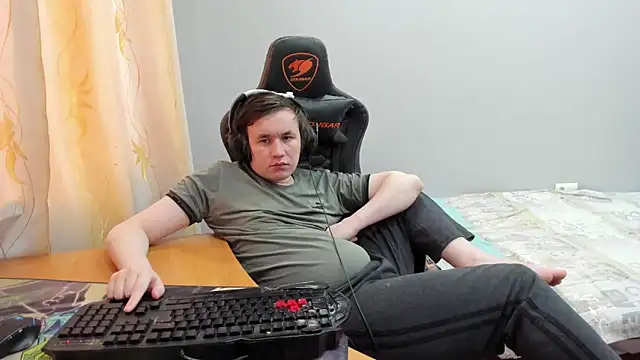 iliaskrislove online show from March 7, 2026, 1:27 pm