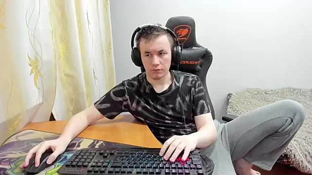 iliaskrislove online show from November 9, 2025, 12:14 am