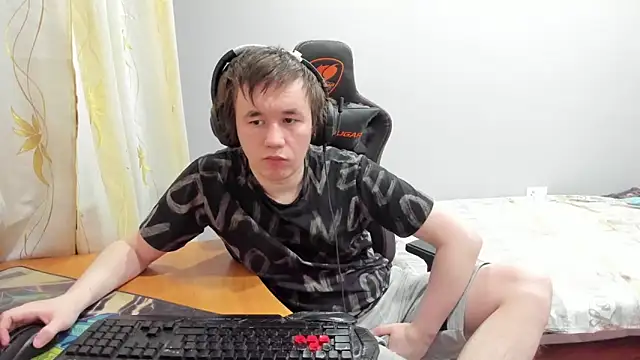 Snapshot of iliaskrislove chatting on February 9, 2026, 1:03 am iliaskrislove online show from February 9, 2026, 1:03 am