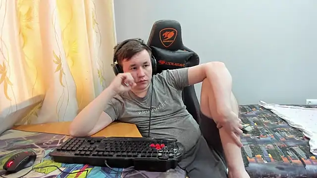 iliaskrislove online show from May 15, 2026, 11:47 pm