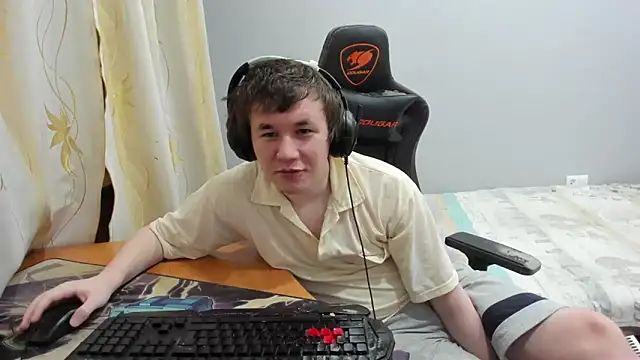 Snapshot of iliaskrislove chatting on February 17, 2026, 3:53 pm iliaskrislove online show from February 17, 2026, 3:53 pm