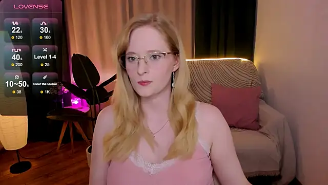 Aemilia  online show from September 23, 2025, 8:32 am