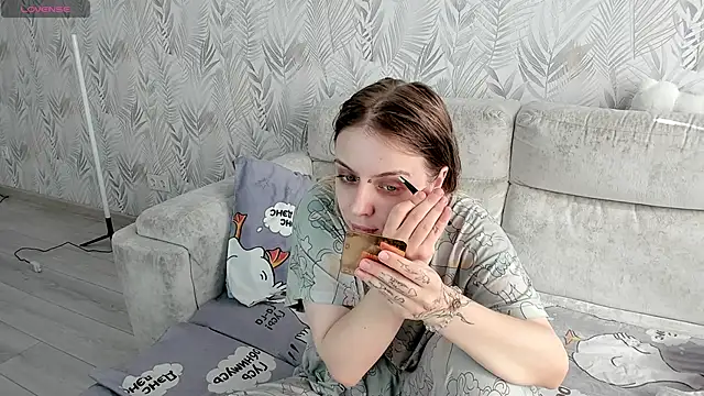 Alice Halle online show from March 21, 2026, 6:47 am