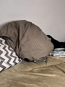 Snapshot of Linalicious chatting on February 25, 2026, 6:57 am Linalicious online show from February 25, 2026, 6:57 am