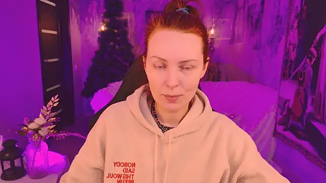 VandaRossi online show from December 15, 2025, 9:26 am