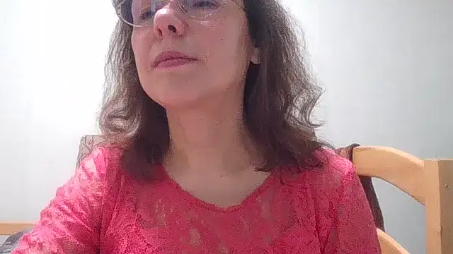 Snapshot of HollyJewel chatting on April 17, 2026, 4:10 pm HollyJewel online show from April 17, 2026, 4:10 pm