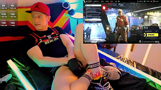 Fuc71 online show from November 2, 2025, 2:22 pm