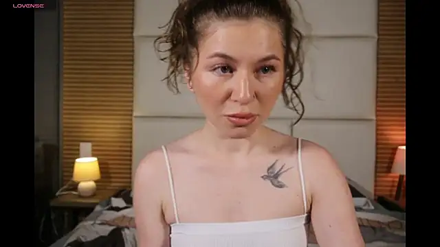 Snapshot of AliceBellamy chatting on June 8, 2026, 12:05 am AliceBellamy online show from June 8, 2026, 12:05 am