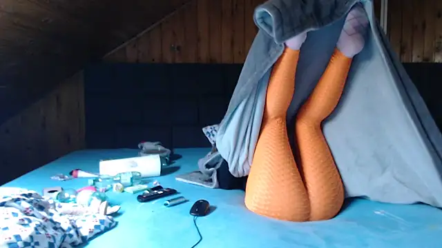 BoeseMoni1998 online show from March 15, 2025, 1:40 pm