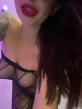 Snapshot of GoodGirll2133 chatting on December 18, 2024, 10:30 am GoodGirll2133 online show from December 18, 2024, 10:30 am
