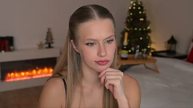 ella twinkl online show from January 10, 2026, 7:53 pm