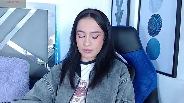Snapshot of ZaraDames_ chatting on February 26, 2025, 4:19 am ZaraDames online show from February 26, 2025, 4:19 am