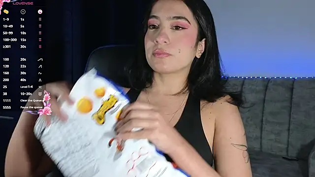 ZaraDames  online show from April 6, 2026, 3:24 am