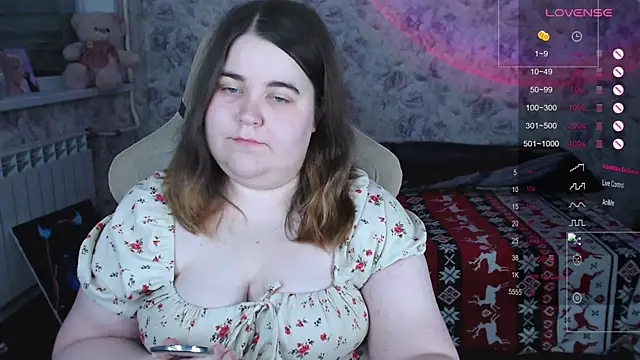 Estelle Hicks online show from December 15, 2025, 6:36 pm