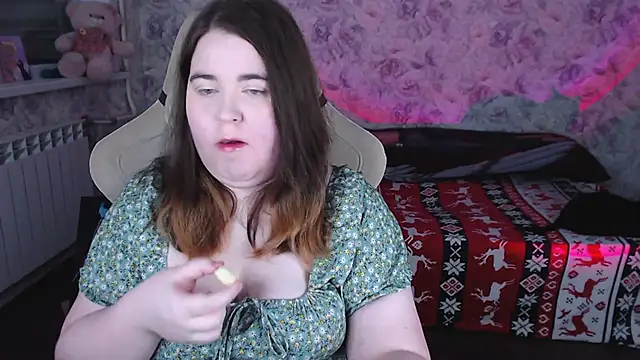 Snapshot of Estelle_Hicks chatting on February 23, 2026, 6:30 pm Estelle Hicks online show from February 23, 2026, 6:30 pm