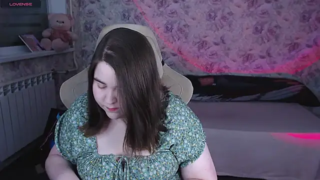 Estelle Hicks online show from May 10, 2026, 7:16 pm