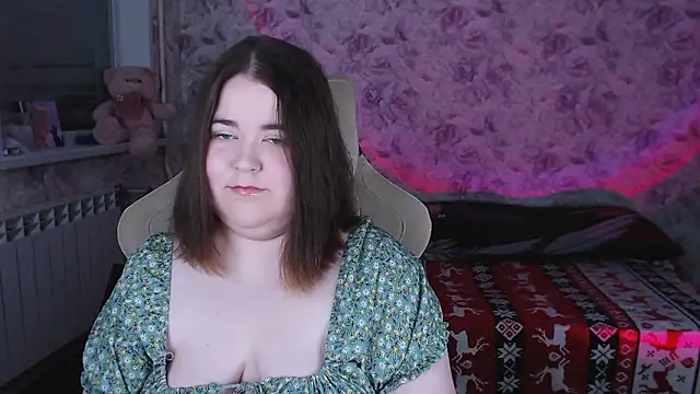 Estelle Hicks online show from March 9, 2026, 6:44 pm