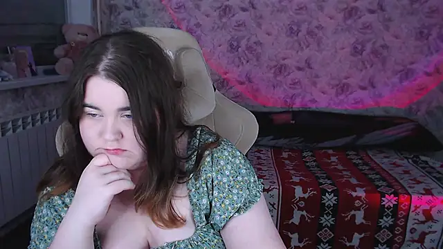 Snapshot of Estelle_Hicks chatting on February 24, 2026, 6:31 pm Estelle Hicks online show from February 24, 2026, 6:31 pm