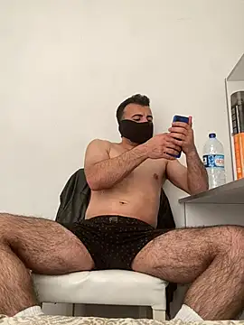 Snapshot of Robin45tr chatting on January 15, 2026, 11:02 am Robin45tr online show from January 15, 2026, 11:02 am