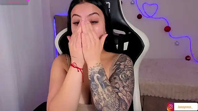 Victoryyy  online show from December 1, 2025, 8:53 pm