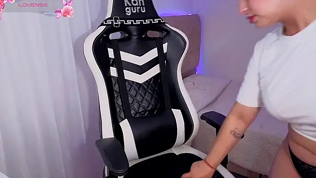 Victoryyy  online show from February 6, 2026, 10:06 pm