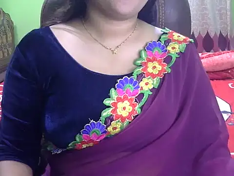 Snapshot of BengaliQueenStar chatting on November 28, 2025, 6:41 pm BengaliQueenStar online show from November 28, 2025, 6:41 pm