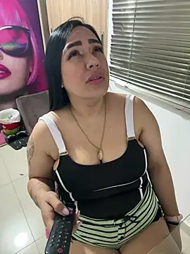 Snapshot of marta201_alfaro chatting on February 15, 2025, 12:33 pm marta201 alfaro online show from February 15, 2025, 12:33 pm