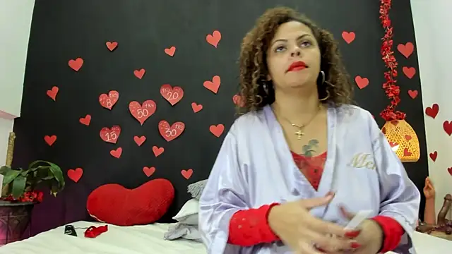 Snapshot of Luna_smit08 chatting on February 16, 2026, 9:45 pm Luna smit08 online show from February 16, 2026, 9:45 pm