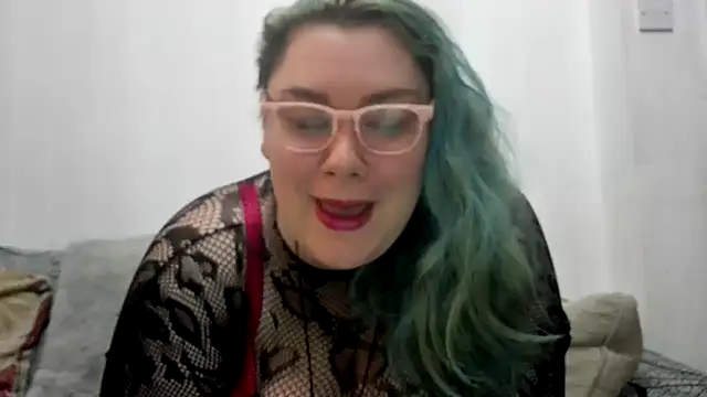 Bustycurves online show from April 3, 2026, 11:33 pm