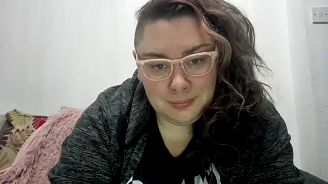 Bustycurves online show from November 19, 2025, 4:12 am