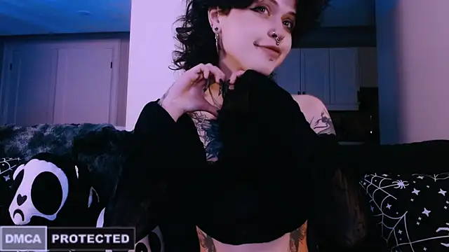 NaughtyLittleFox online show from March 13, 2026, 4:39 am