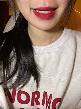 minmin2kk5 online show from November 11, 2025, 3:40 pm