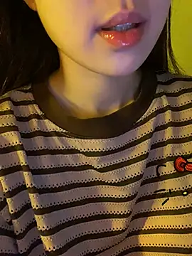 minmin2kk5 online show from March 14, 2026, 3:34 am