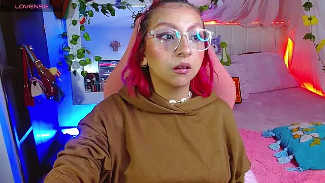 Littlerouse  online show from February 12, 2026, 6:57 am