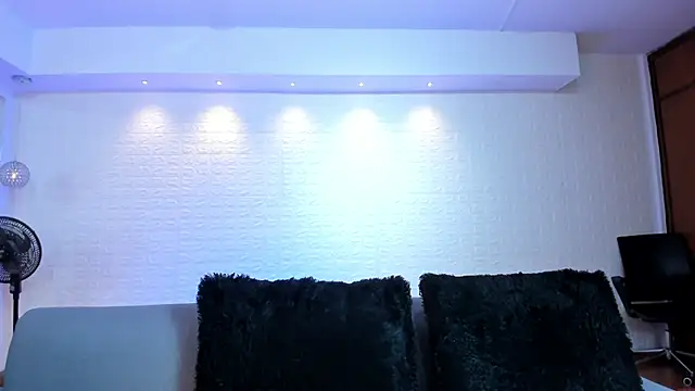 violet scott online show from October 20, 2025, 10:38 am