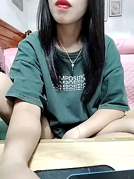 Snapshot of cream1299 chatting on September 10, 2025, 1:32 pm cream1299 online show from September 10, 2025, 1:32 pm