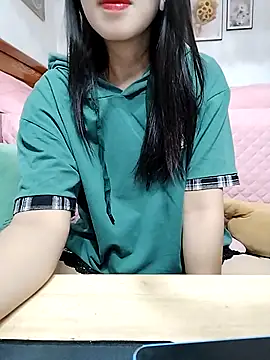 Snapshot of cream1299 chatting on September 24, 2025, 12:40 am cream1299 online show from September 24, 2025, 12:40 am