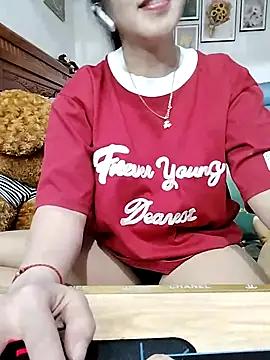 Snapshot of cream1299 chatting on March 11, 2025, 11:23 am cream1299 online show from March 11, 2025, 11:23 am