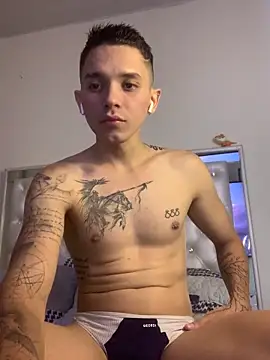 Snapshot of andeerr_ chatting on September 26, 2025, 4:19 am andeerr online show from September 26, 2025, 4:19 am